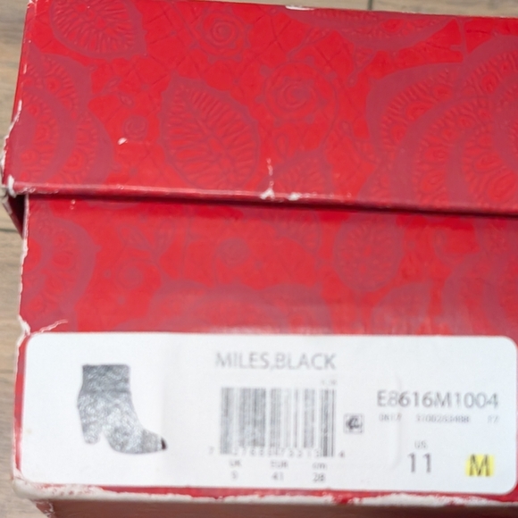 Carlos Santana Black Suede Boots w/ Buckle Straps - Picture 5 of 7